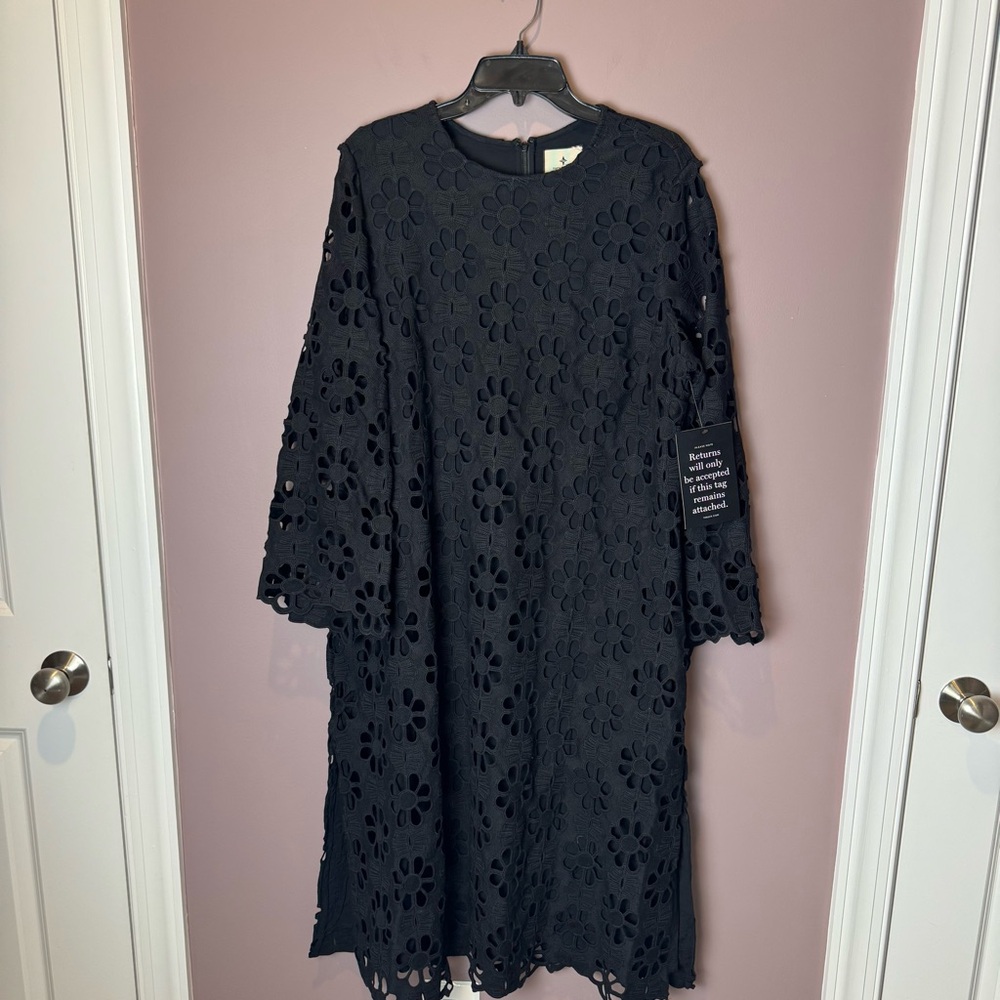NWT Tuckernuck Noir Eyelet Hutton Dress Classy - Picture 5 of 13